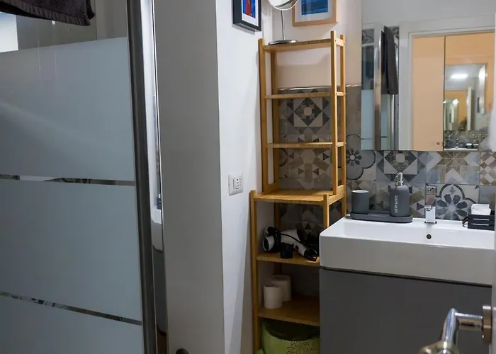 Apartamento Casina Mia,viale Orazio Flacco 5 Policlinico *